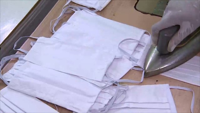 قطاع الصناعات التقليدية بموريتانيا ينتج آلاف الكمامات لمواجهة كورونا