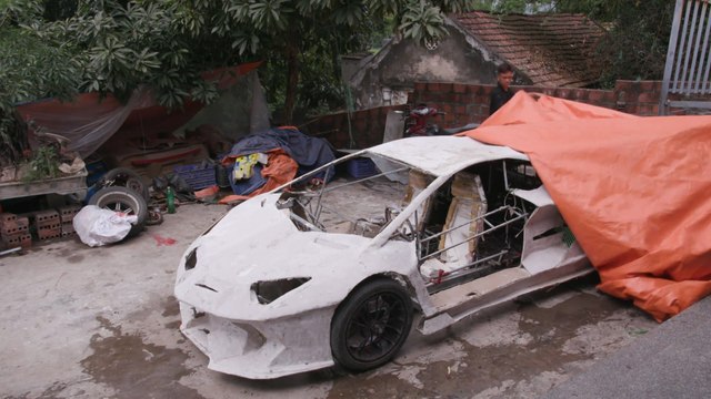 Vietnamese men make ‘drivable’ Lamborghini and Bugatti supercars out of cardboard