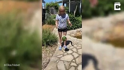 Faire tomber une pastèque entourée d'élastiques (Fail)