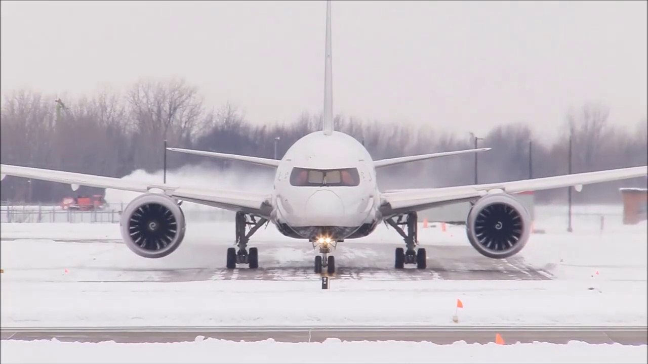 Real Biman landing, see how the fly in the sky - Kids TV