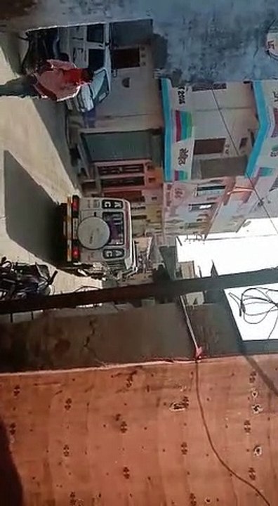नीमच: पुलिस ने कुकड़ेश्वर में निकाला फ्लैग मार्...