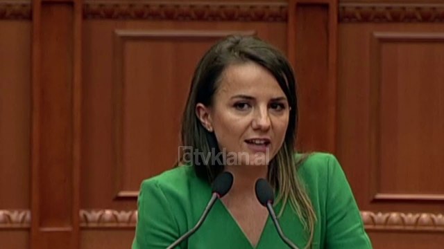 Replikat me Spiropalin, Rudina Hajdari: Turp qe ofendoni artistet, terhiqni fjalet dhe kerkoni falje