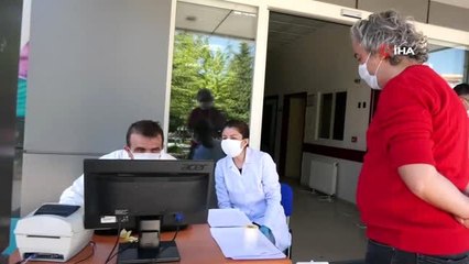 Isparta'da berber ve kuaförlere Covid-19 testi yapılıyor