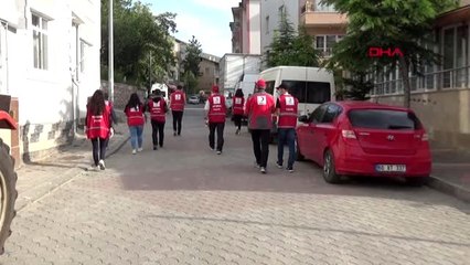 Tokat'ta Kızılay günlük 600 pide dağıtıyor