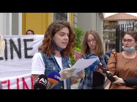 Studentet proteste perpara ministrise se arsimit - News, Lajme - Vizion Plus