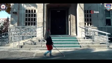 Polisten özel çocuklara özel klip