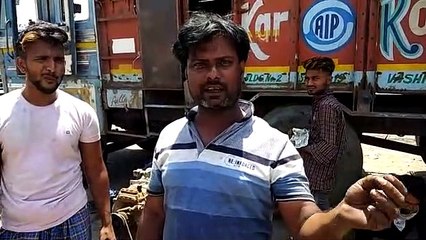 मुंबई से चले मज़दूरों को 18 घंटे के सफ़र में कोई पूछने वाला नहीं, इंदौर में मिला खाना पानी