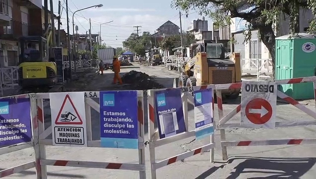 Malena Galmarini y Martín Insaurralde recorrieron obra en Ingeniero Budge y firmaron un acuerdo para extender agua y cloaca para Lomas de Zamora