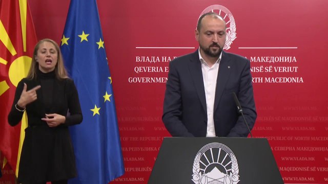 Владата ќе прави анализа, па ќе одлучува дали ќе ги намалува платите на административците