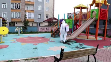 Kovid-19 kapsamında parklar dezenfekte edildi