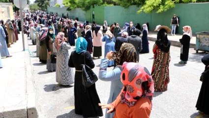 Şanlıurfa Valisi: Yardım kuyruklarındaki yoğunluğun önüne geçemiyoruz