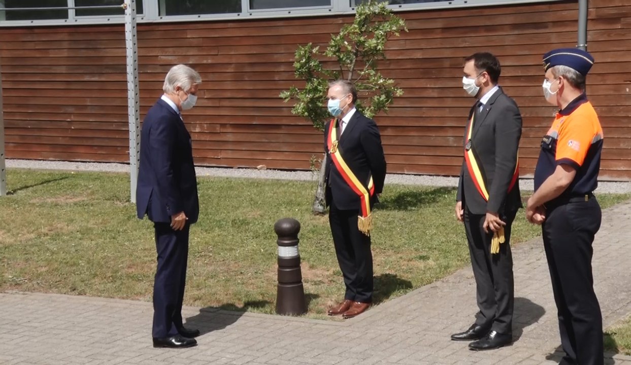 Le roi Philippe à la rencontre de policiers namurois