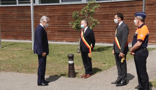 Le roi Philippe à la rencontre de policiers namurois