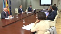Feijoó se reúne con los representantes de los partidos políticos gallegos