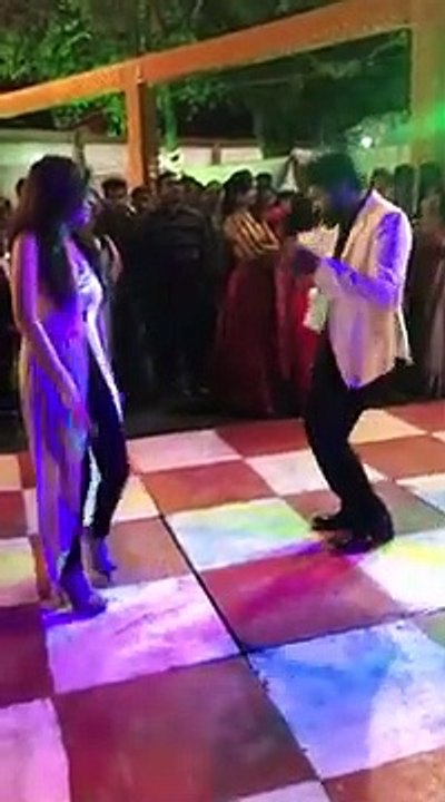 शहर की लड़की ने लड़के के साथ शादी में किया जबरजस्त डांस, सभी हो गये दीवाने