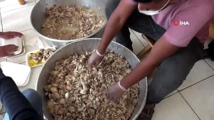 Akçakale'de bin aileye sıcak iftar yemeği