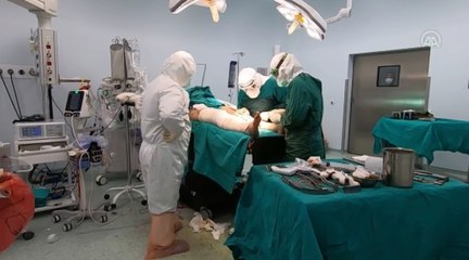 Tenaga Medis Turki Bekerja Tanpa Henti Tangani Pasien Covid-19