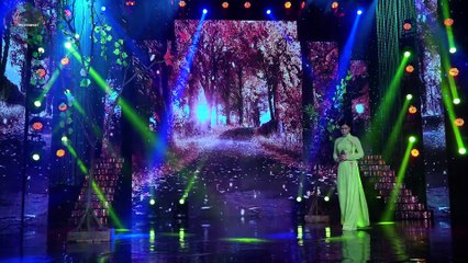 Hai Kỷ Niệm Một Chuyến Đi - Thái Hằng