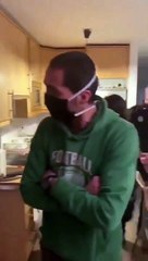 ¿Estado de alarma o dictadura? La Policía entra en un domicilio sin orden judicial porque había una minifiesta