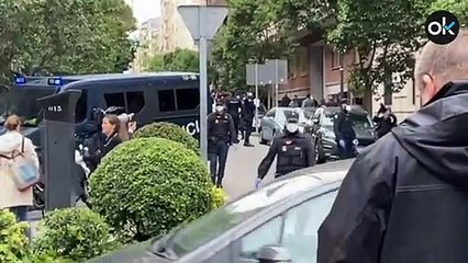 El brutal despliegue policial en Núñez de Balboa no ahoga la protesta: «¡Libertad! ¡Sánchez dimisión!»