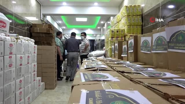 Cami imamları ve hayırsever yan yana gelip 'yalnız değilsiniz' dedi