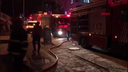 ŞANLIURFA Apartmanın en üst katındaki daire, yangında kullanılmaz hale geldi