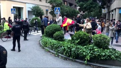 İspanyollardan koronavirüs önlemleri protestosu