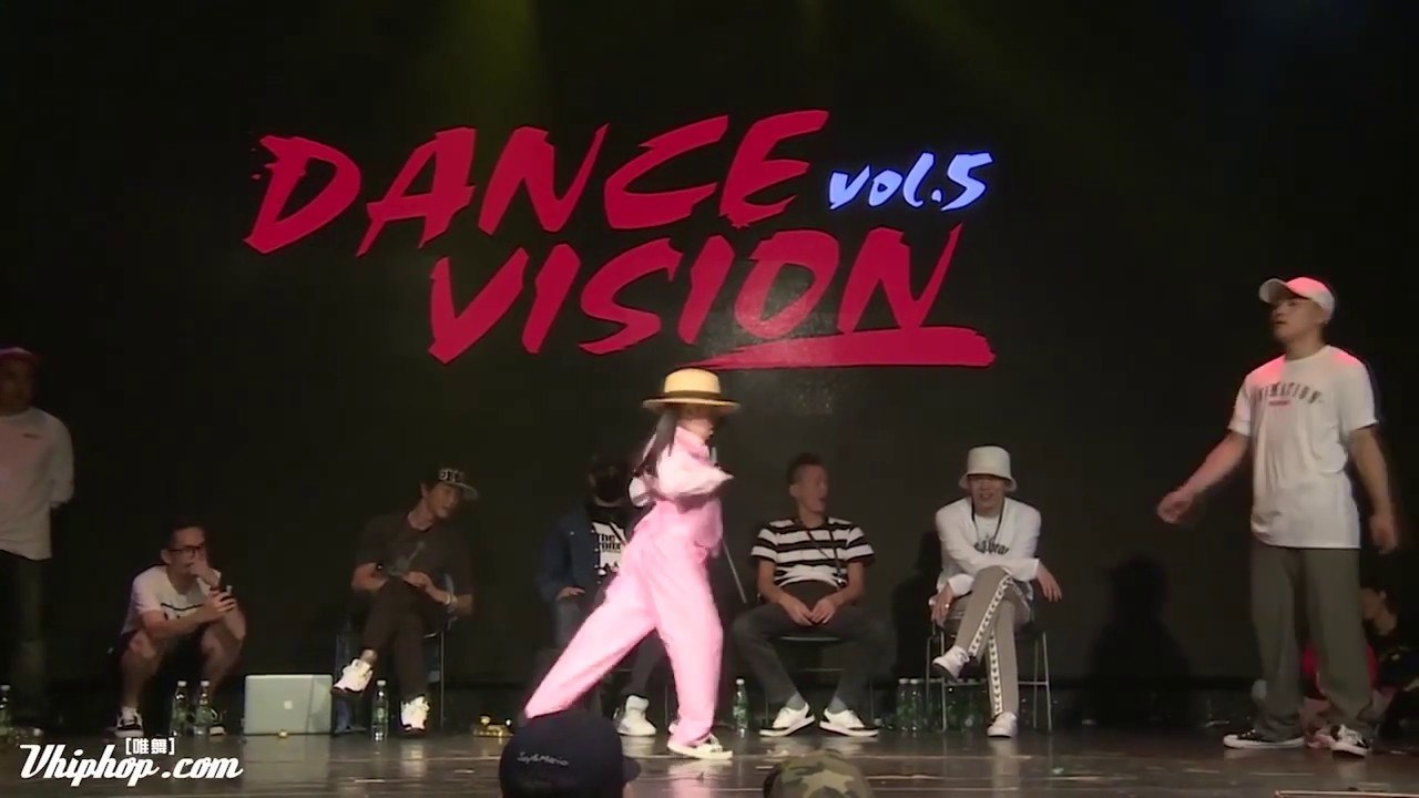 Amazing Chinese 7 Years Old Girl Popping Dance on Dance