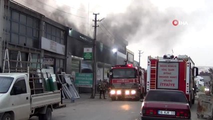 Sanayide korkutan yangın...3 araç kül oldu