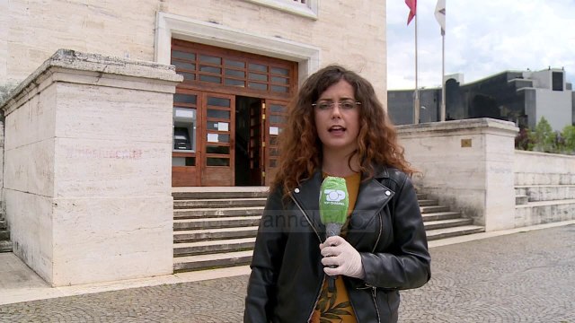 Debati në universitet/ Ministria nxjerr urdhër të dytë, Rektori Koni kundër personelit akademik