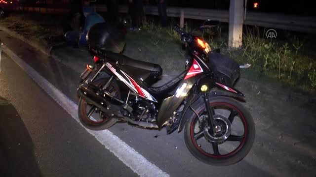 Düzce'de polisin Dur ihtarına uymayarak kaçan motosiklet sürücüsü kaza yaparak yaralandı