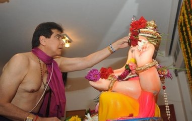 Jeetendra Celebrates Lord Ganesha's Arrival 🙏