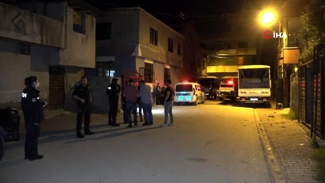 Adana'da bir evin bahçesine ses bombası atıldı
