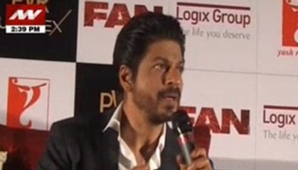 Serial Aur Cinema: Shah Rukh Khan promotes 'Fan' in Noida