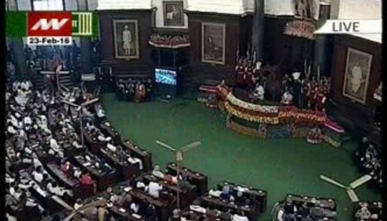 President Pranab Mukherjee addresses both houses on first day of Budget