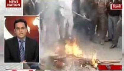 Sanitation workers protest outside Gopal Rai's residence