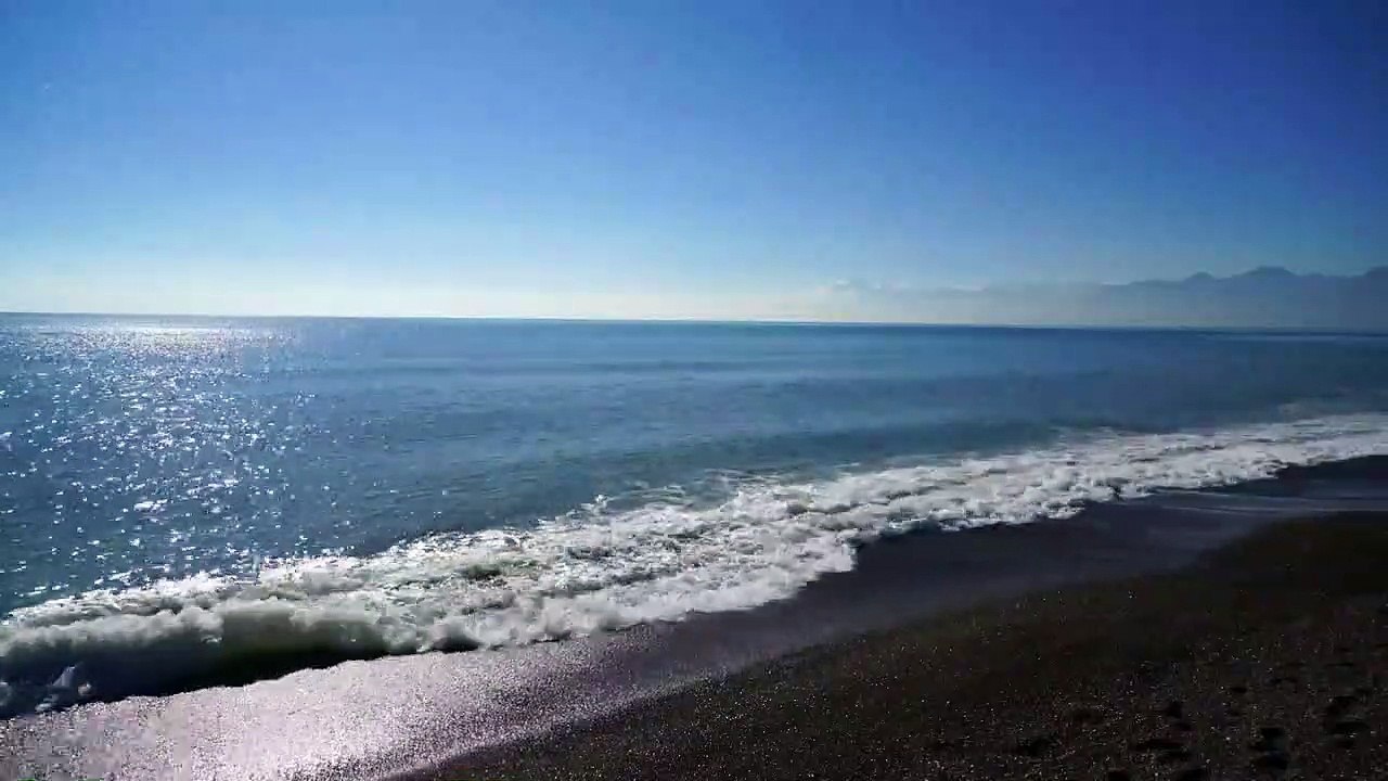 अच्छे लोग एक बेशकीमती हीरे की तरह होते हैं इसलिए हमें उन्हें हमेशा संभाल कर रखना चाहिए....