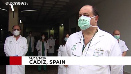 Coronavirus: Regardez l'hommage très émouvant de médecins en Espagne à leurs confrères et consœurs morts des suites du Covid-19