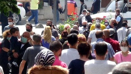 İstanbul'da görüntü değişmedi: Bu kez Sancaktepe'de sosyal mesafe hiçe sayıldı