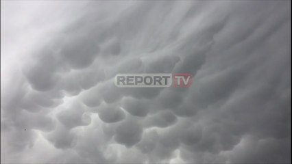 Report TV -Qielli merr pamje të çuditshme, spektakël resh në formë dallgësh ngjyrë gri