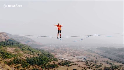 Daredevil does the 'Macarena' while balancing on highline in India