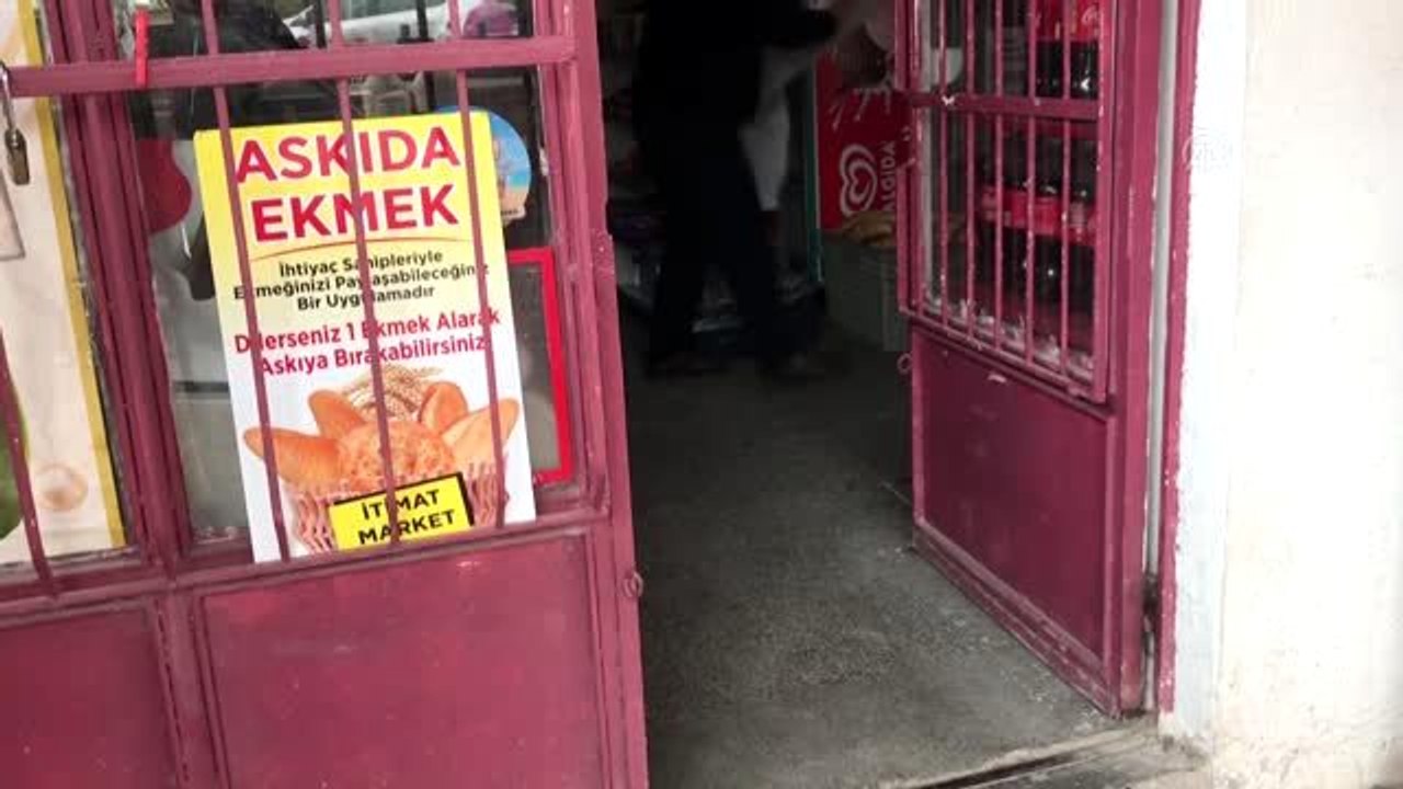 Ahi dayanışması "askıda ekmek" uygulamasıyla yaşatılıyor