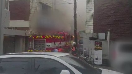 대전 자동차 부품 판매점에서 불...검은 연기에 화들짝 / YTN