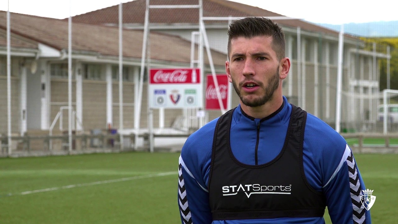 Declaraciones del jugador de Osasuna David García en las instalaciones de Tajonar