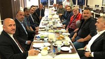 MHP Çayeli Belediye Başkanı İsmail Hakkı Çiftçi, yasağa rağmen muhtarlarla iftarda buluştu