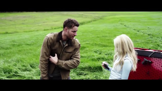 THE HUNT Film - Betty Gilpin, Hilary Swank