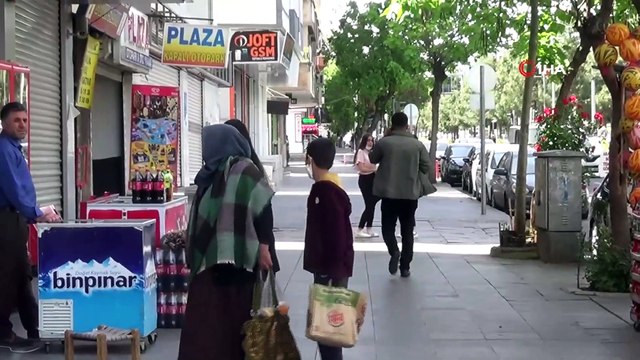 Diyarbakır’da Kısıtlama Kalktı Gençler Sokaklara Akın Etti