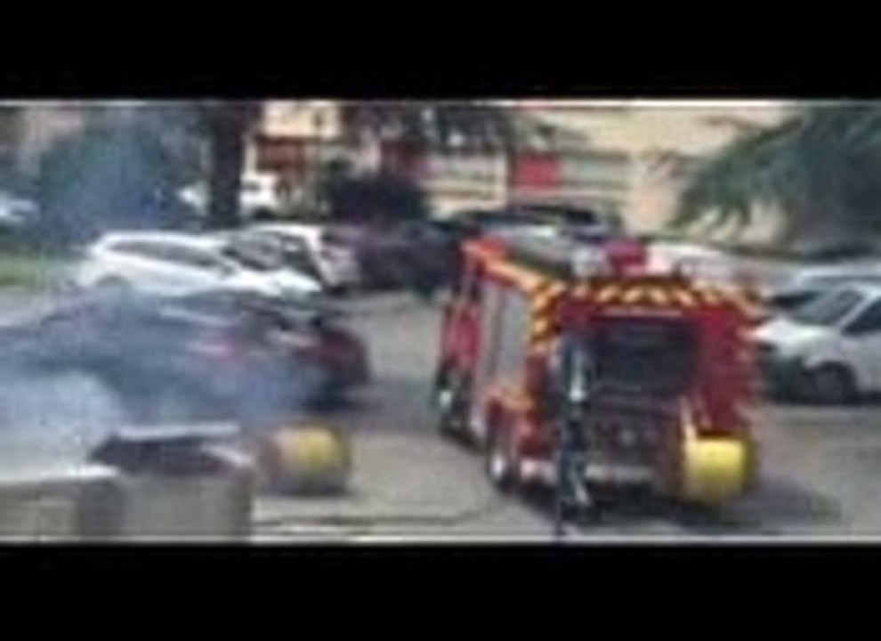 Feu de poubelle à Langon, cours des Fossés, le 15 mai 2020