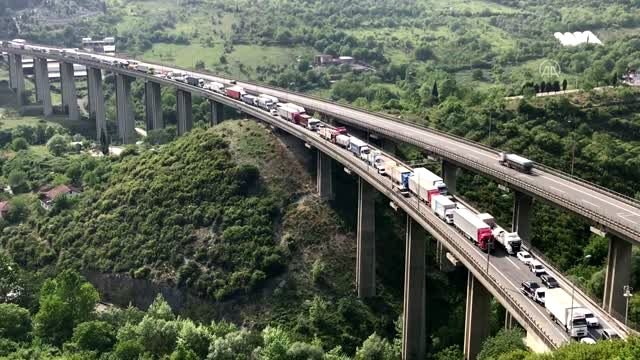 Anadolu Otoyolu'nda zincirleme trafik kazası: 2 yaralı