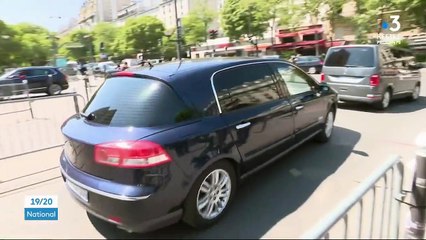 "On a sans doute fait une erreur" : Emmanuel Macron fait son mea culpa sur la réforme du système de santé après un vif échange avec des infirmières